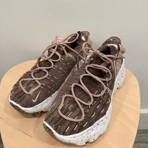 Nike Space Hippie 04